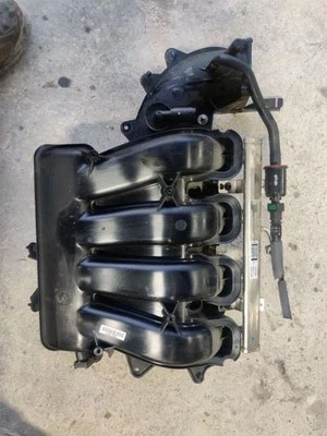 Colector de admisión 4627937ai 2015-2017 Chrysler 200 Foto 1 de 4