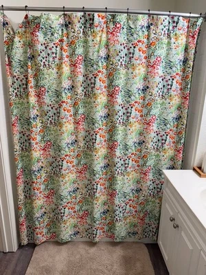 Cortina de Ducha Anthropologie Angelle Colorido Diseño Floral Foto 1 de 2