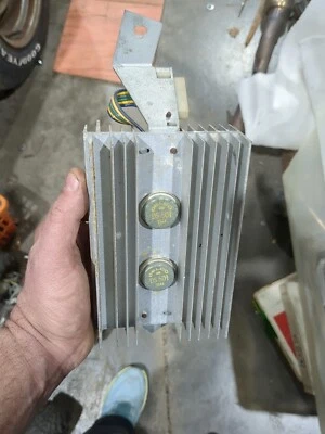 Amplificador estéreo radio Chevrolet Corvette C3 1969-1976 fabricante de equipos originales amplificador de fábrica vintage Foto 1 de 4