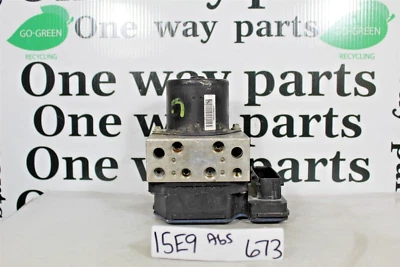 22971448 Chevrolet MALIBU 2013 ABS Anti-Lock Brake Pump Control Module 15E9 673  - Image 1 of 4