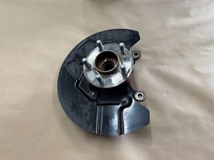 2021-2023 Ford Mustang 5.0 GT LH Driver Side Front Spindle Knuckle Hub 4 Bolt - Picture 1 of 10