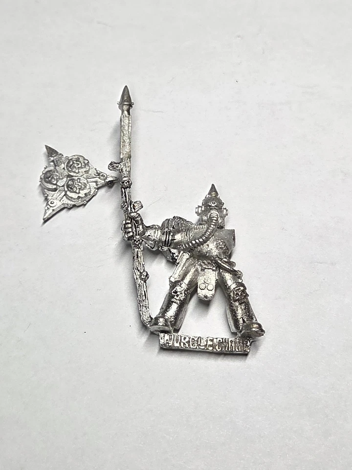Games Workshop Warhammer 40K Metal Chaos Plague Marine Standard Icon Bearer - Image 1 of 1