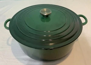 LE CREUSET "B" Smaragdgrün 8 QT DUTCH OVEN EMAILLE GUSSEISEN MIT DECKEL FRANKREICH - Bild 1 von 5