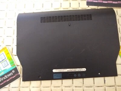 Dell Latitude E5430 Cadre D'Écran RAM Et Had Disk Bouchon De Dessous - Image 1 of 3