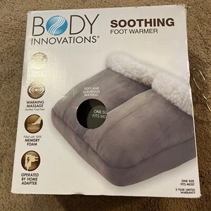 Body Innovations beruhigender Fußwärmer mit Vibrationsmassage Memory Foam grau - Neu im Karton - Bild 1 von 4
