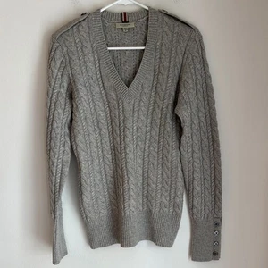 Burberry Women cable knit wool Gray V-Neck classic preppy Sweater medium EUC! - Picture 1 of 10