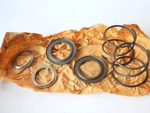 OEM John Deere YZ4102858 Feder Montagesatz - Bild 1 von 2