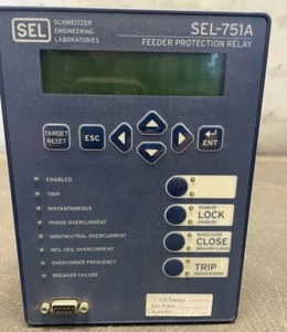 Relé de protección de alimentador Schweitzer 751A01A1A0X72851620 - Imagen 1 de 5