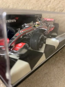 MINICHAMPS/F1 - McLAREN MERCEDES MP4/22 - LEWIS - MODELL IM MASSSTAB 1/43 - 530 074302 - Bild 1 von 5