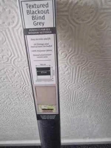 TEXTURED ROLLER BLIND - MADE TO MEASURE - GREY - THERMAL BLACKOUT - Picture 1 of 3