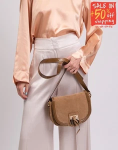 PVP €425 ROJO VALENTINO Bolso Bandolera Cuero Gamuza Flecos Detalle Borde Charol - Imagen 1 de 11