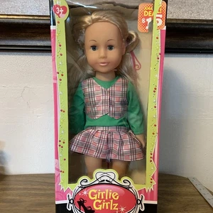 UNEEDA Girlie Girlz Doll, 2013, Height 18" - Picture 1 of 3