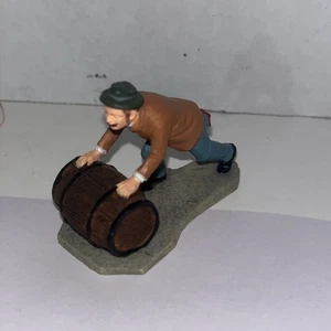 2001 LEMAX ENCHANTED VILLAGE Figurines "Pushing Barrel" 289-0946 - Picture 1 of 1