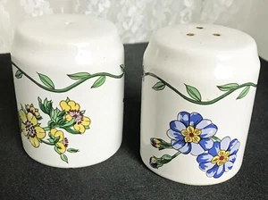 Vintage Floral Salt & Pepper Shakers 3" Tall x 2 1/4" in Diameter - Picture 1 of 5