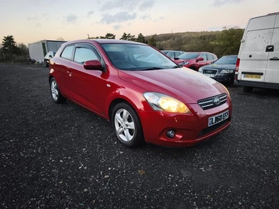 2010 Kia Pro Ceed 1.6 CRDi 89 2 EcoDynamics 3dr HATCHBACK Diesel Manual - Image 1 of 4