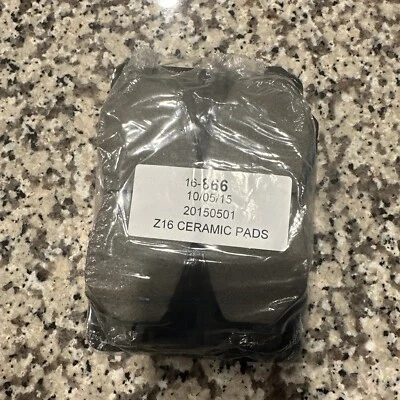 Conjunto de pastilhas de freio a disco de cerâmica PowerStop 16866, dianteiro para 2003 Mitsubishi Outlander - Imagem 1 de 3