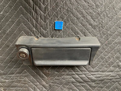 1982 - 1994 宝马 E30 320i 318i 325i 1929459 前中心灰缸打火机 #2275M — 第 1/4 张图片