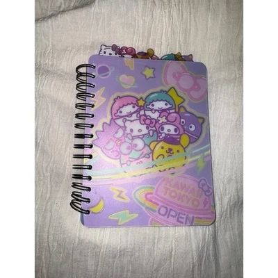 Hello Kitty - Image 1 of 4