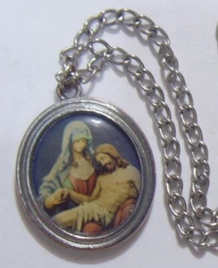 Vintage religiöse katholische Heilige Maria Jesus Pieta Anhänger Halskette 53971 - Bild 1 von 5