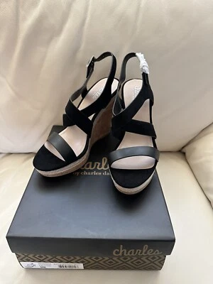 Zapato sandalia de microgamuza negra para mujer Charles by Charles David talla US 9M Foto 1 de 4