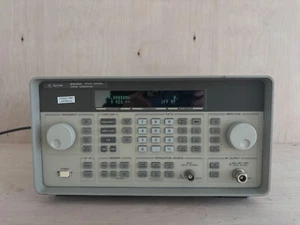 Agilent 8648A Synthetisierter HF-Signalgenerator , 100 kHz - 1000 MHz - Picture 1 of 2