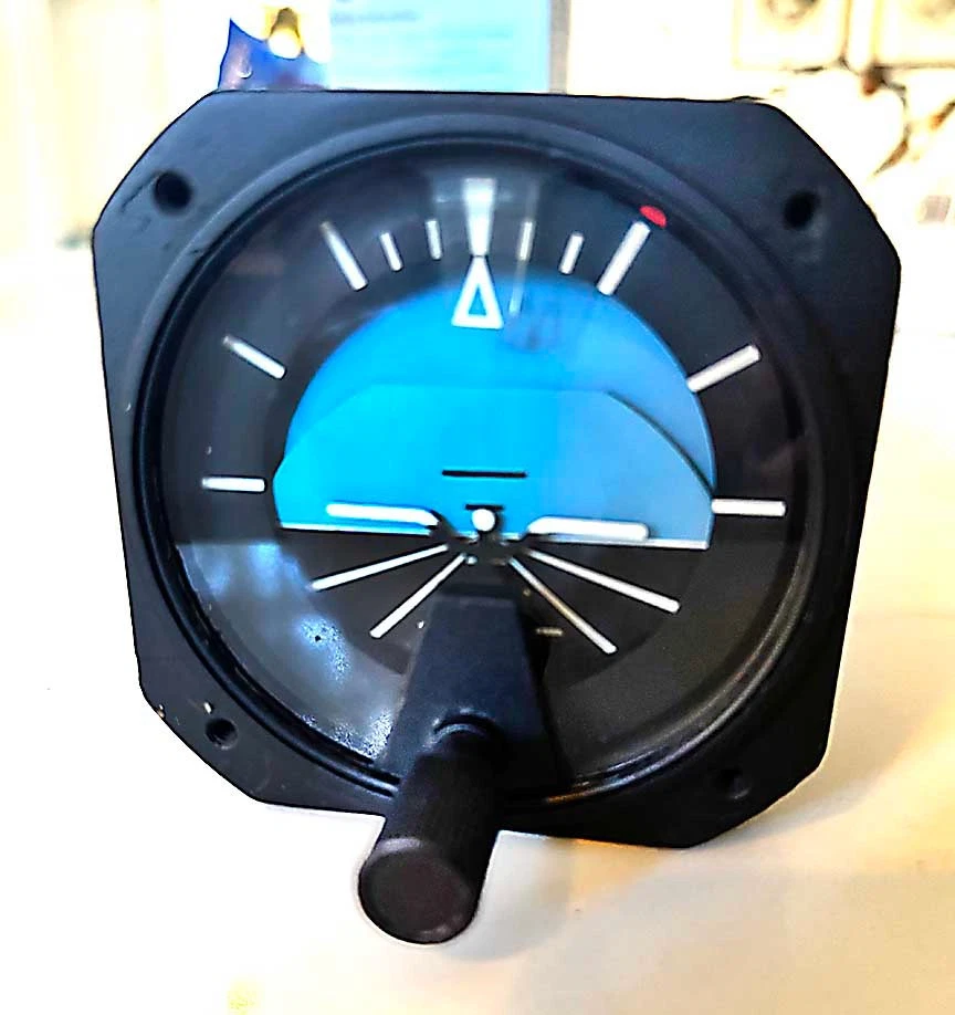 Giroscopio indicador de actitud con GARANTÍA, Mfg Edo-Aire Cessna recientemente volado detrás Foto 1 de 3