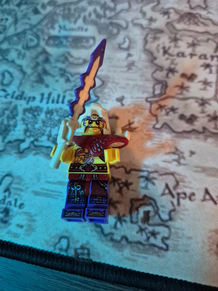 Lego 2015 Ninjago Enter the Serpent 70749 Zugu minifigura con espada Foto 1 de 1