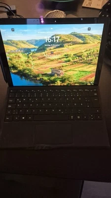 Microsoft Surface Pro 7 12,3" (256GB SSD, Intel Core i7 10. Gen, 3,90GHz, 16GB) - Bild 1 von 4