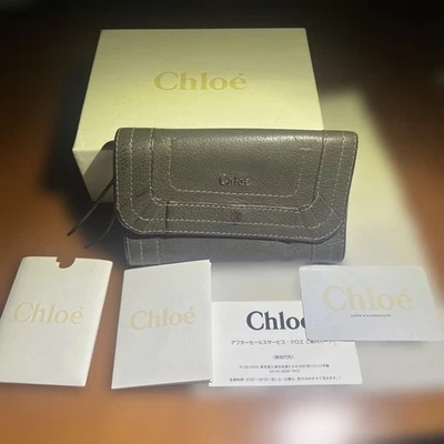Cartera de mujer Chloe triple pliegue caja gris con tarjeta para vida de verano edición limitada Foto 1 de 4