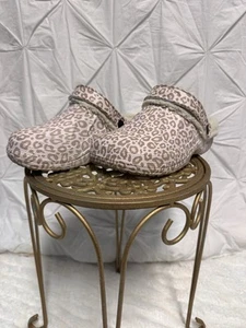Women's New Leopard Print Clogs (Black Faux Fur Lined) Size 9/10 - Picture 1 of 3