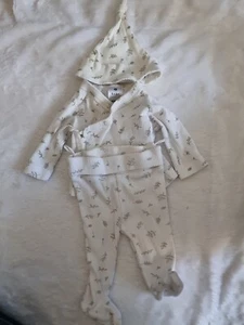 Tiny Baby Outfits - Picture 1 of 7