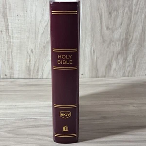 NKJV Pew Bible Red Letter Edition [Large Print, Burgundy] by Thomas Nelson 2017 - Foto 1 di 8