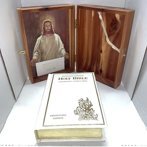 Vintage 1976 Holy Bible Memorial Edition Concordance w Cedar Box Protestant Gold - Picture 1 of 9