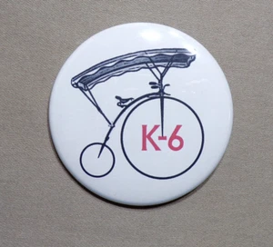 Pin Oppenheimer Mashup Nuclear Village" con botón The Prisoner Number K-6 - Imagen 1 de 4