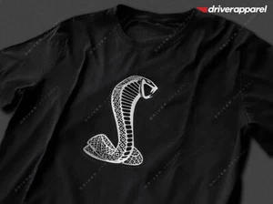 Abbigliamento pilota Ford Mustang Cobra camicie o felpa con cappuccio - logo emblema SVT GT500 GT350 - Foto 1 di 4