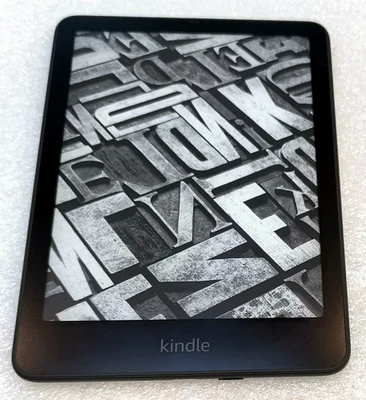 Amazon Kindle PaperWhite  12th Generation Signature Edition 32GB BLACK SA568P 12 - Image 1 of 4