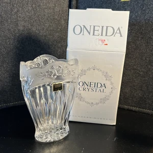 Vaso di fiori vintage Oneida Southern Garden cristallo smerigliato 6,5" Germania in scatola - Foto 1 di 10