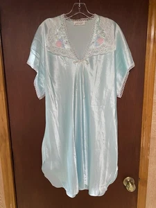 Lord & Taylor Nachthemd Satin blau Spitze & Blumen Gr. XL? Siehe Maße - Bild 1 von 6