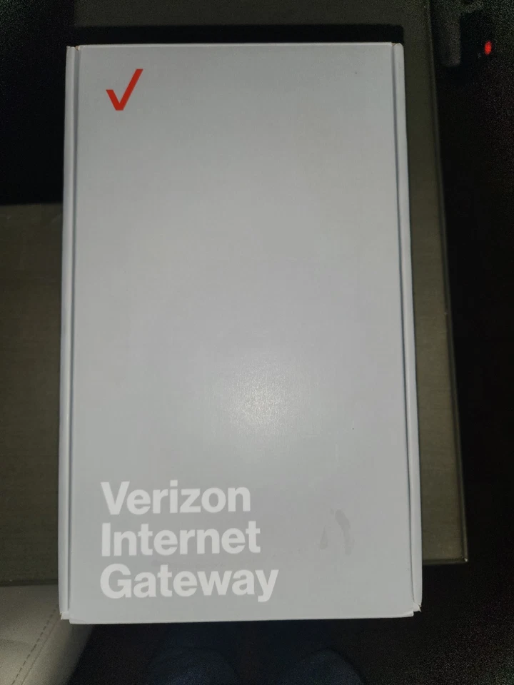 Verizon Internet Gateway WNC-CR200A 2023 WiFi6 NKR-LV65C-T3 Router - Image 1 of 2