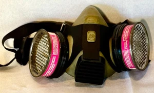 AO SAFETY HALF MASK RESPIRATOR R5500 Series, Asbestos Dust Radon Daughters, EUC - Picture 1 of 8