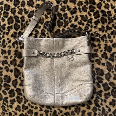 Спортивная сумка через плечо Coach на цепочке металлик шагреневая кожа F19722 цвет Pre-Ow - Изображение 1 из 4