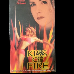Kiss of Fire (VHS, 1998) Christina Applegate MIRAMAX RARE - Picture 1 of 4