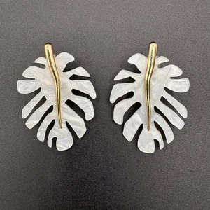 Monstera de mármol blanco cuelga tono dorado tropical boho vintage grueso declaración - Imagen 1 de 5