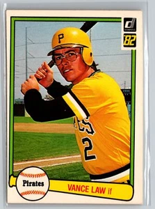 1982 Donruss #582 Vance Law - Picture 1 of 2