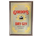 Gordon's Dry Gin Holz gerahmter großer Spiegel 44 cm x 64 cm.