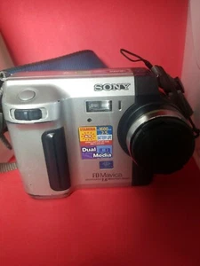 Sony Mavica MVC-FD92 digital camera, uses 3.5 inch disk used - No Charger - Picture 1 of 6