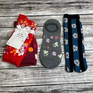 Set of 4 Different Pairs Women's Novelty Fun Socks Multicolored NEW NWT Stretchy - Picture 1 of 7