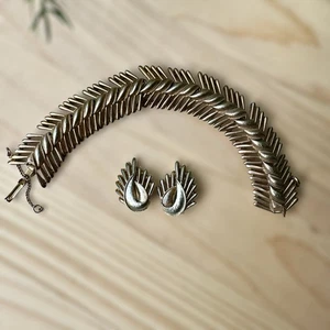 Vintage Krone Trifari Blatt Armband 6,5" mit Clip Ohrringe Set goldfarben strukturiert selten - Bild 1 von 13