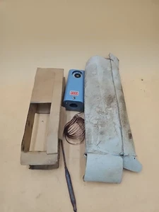 Penn Johnson Controls A19AAC-9C Temperature Control Range 100/240 F - Picture 1 of 4