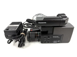 Videocamera vintage Panasonic WV-3040 Newvicon con alimentatore testata - Foto 1 di 17